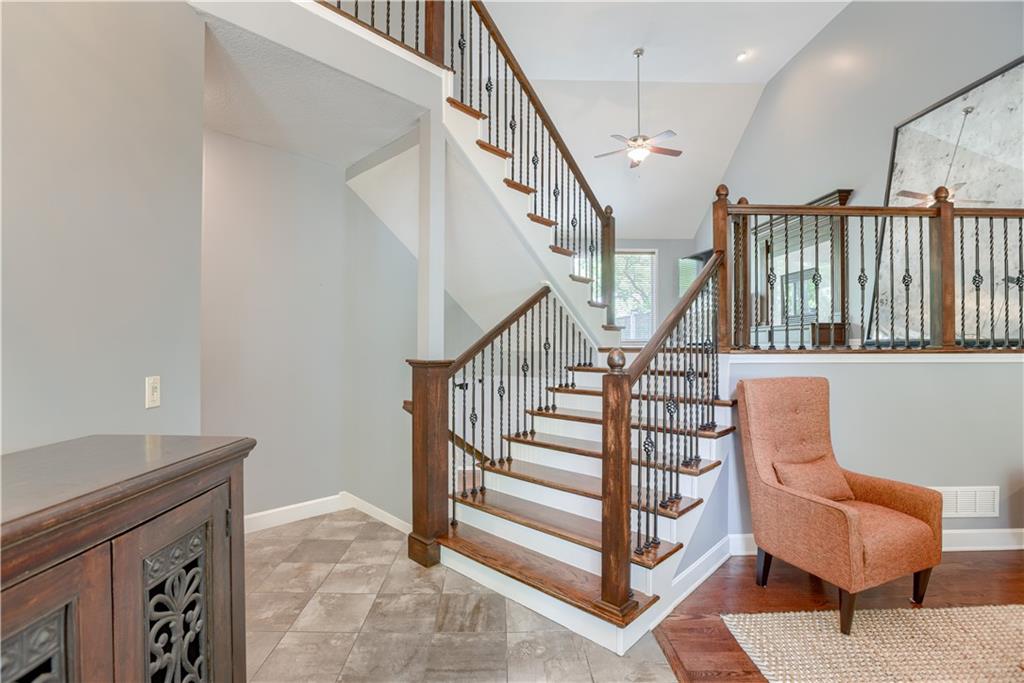 6764 Longview Road Shawnee, KS 66218 - Photo 9 of 57