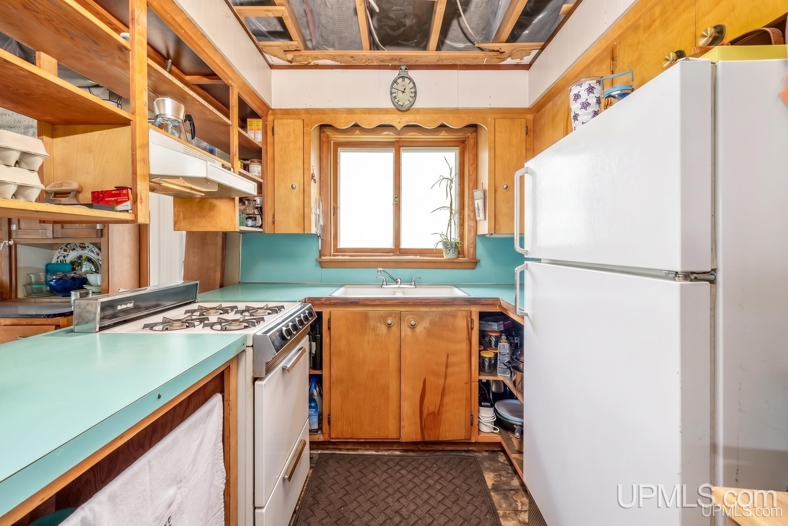 248 Lake Ellen Road Crystal Falls, MI 49920 - Photo 10 of 33