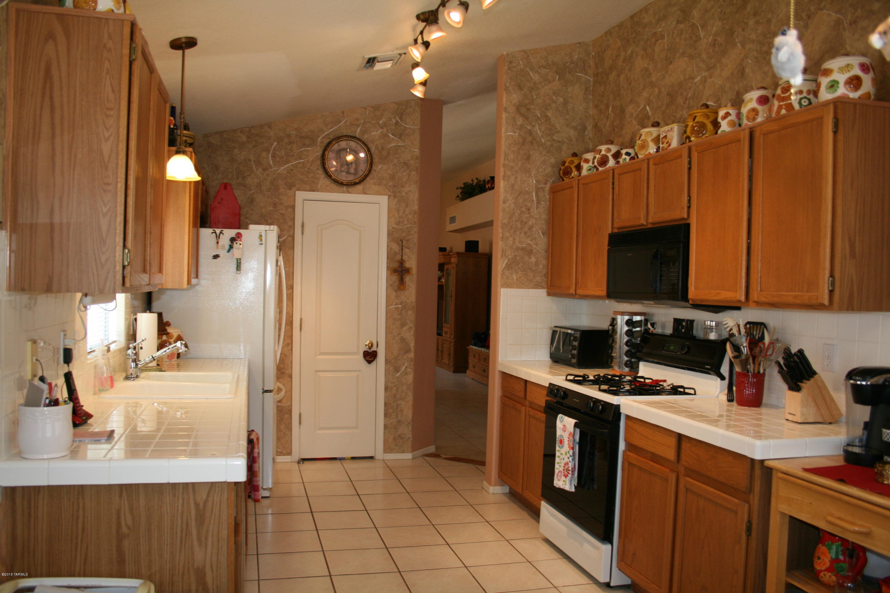 8785 North Maple Ridge Place Tucson, AZ 85743 - Photo 2 of 20 Gallery Image 2