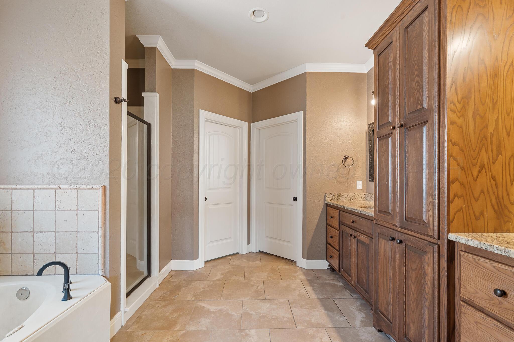 6903 Spring Cherry Lane Amarillo, TX 79124 - Photo 25 of 41 Primary Bath