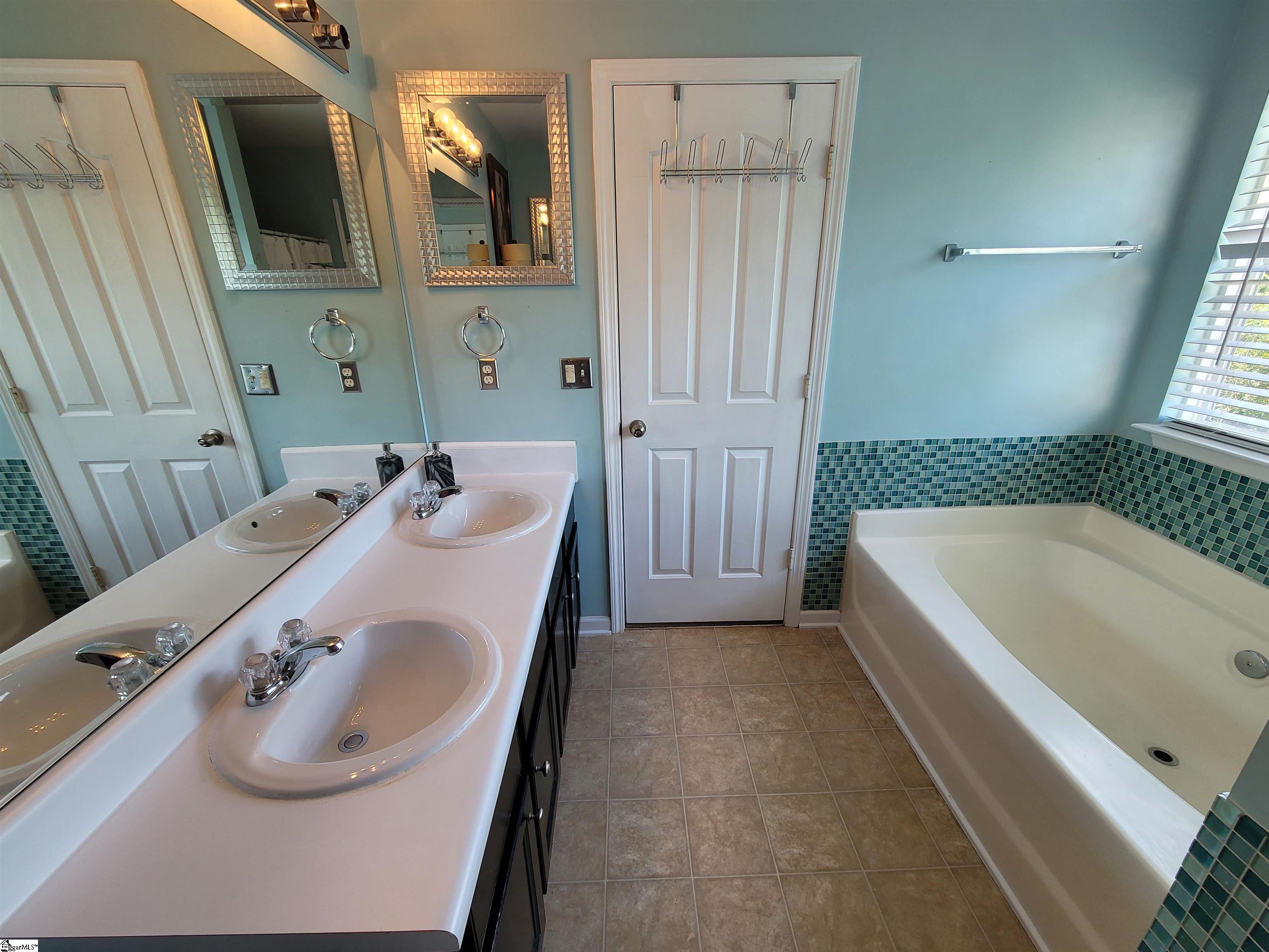 10 Hollow Tree Way Greenville, SC 29605 - Photo 11 of 20