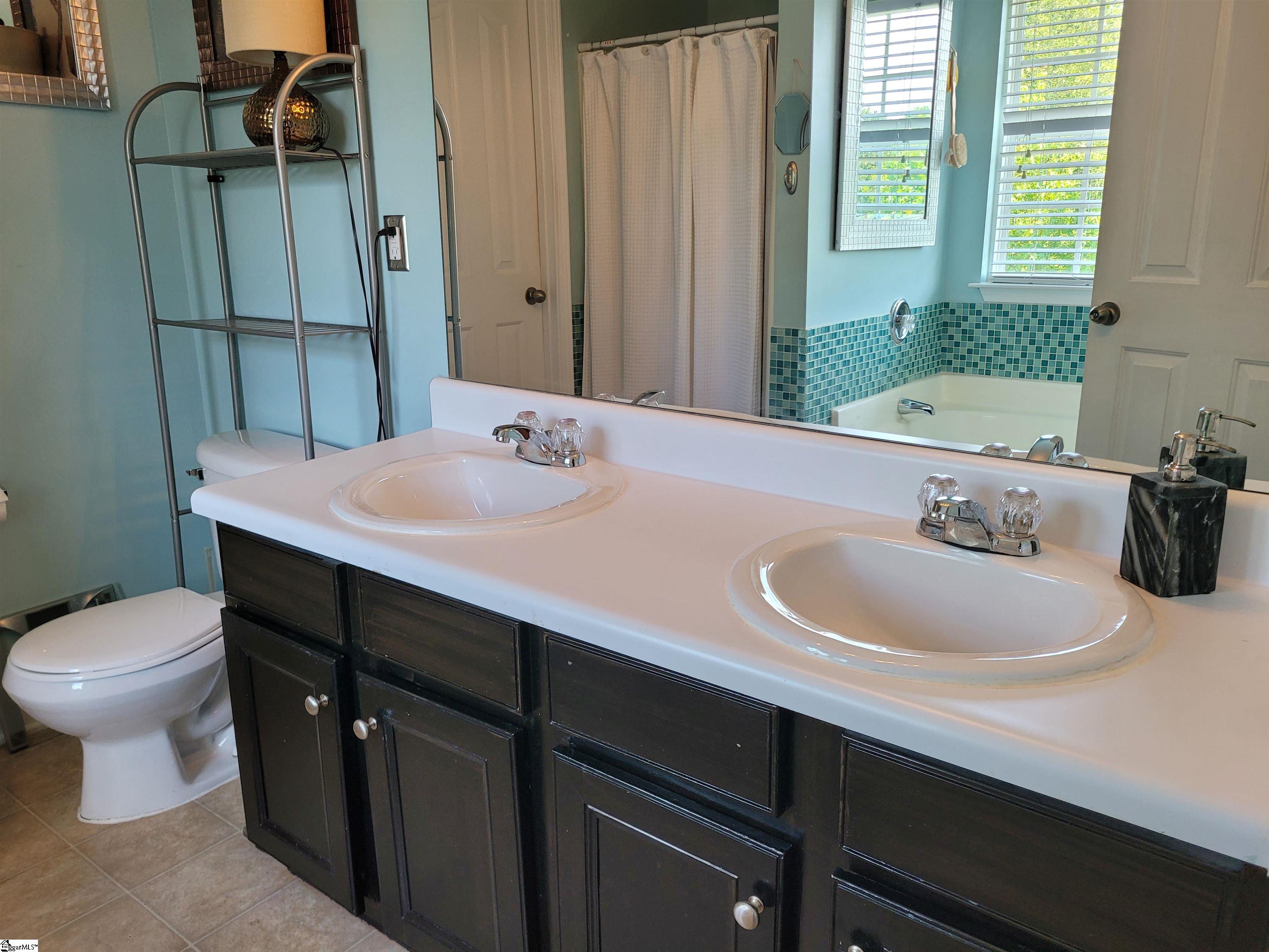 10 Hollow Tree Way Greenville, SC 29605 - Photo 10 of 20