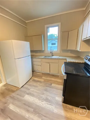 $1,350 | 1611 East Henry Street, Unit 1/2 B, Savannah, GA 31404