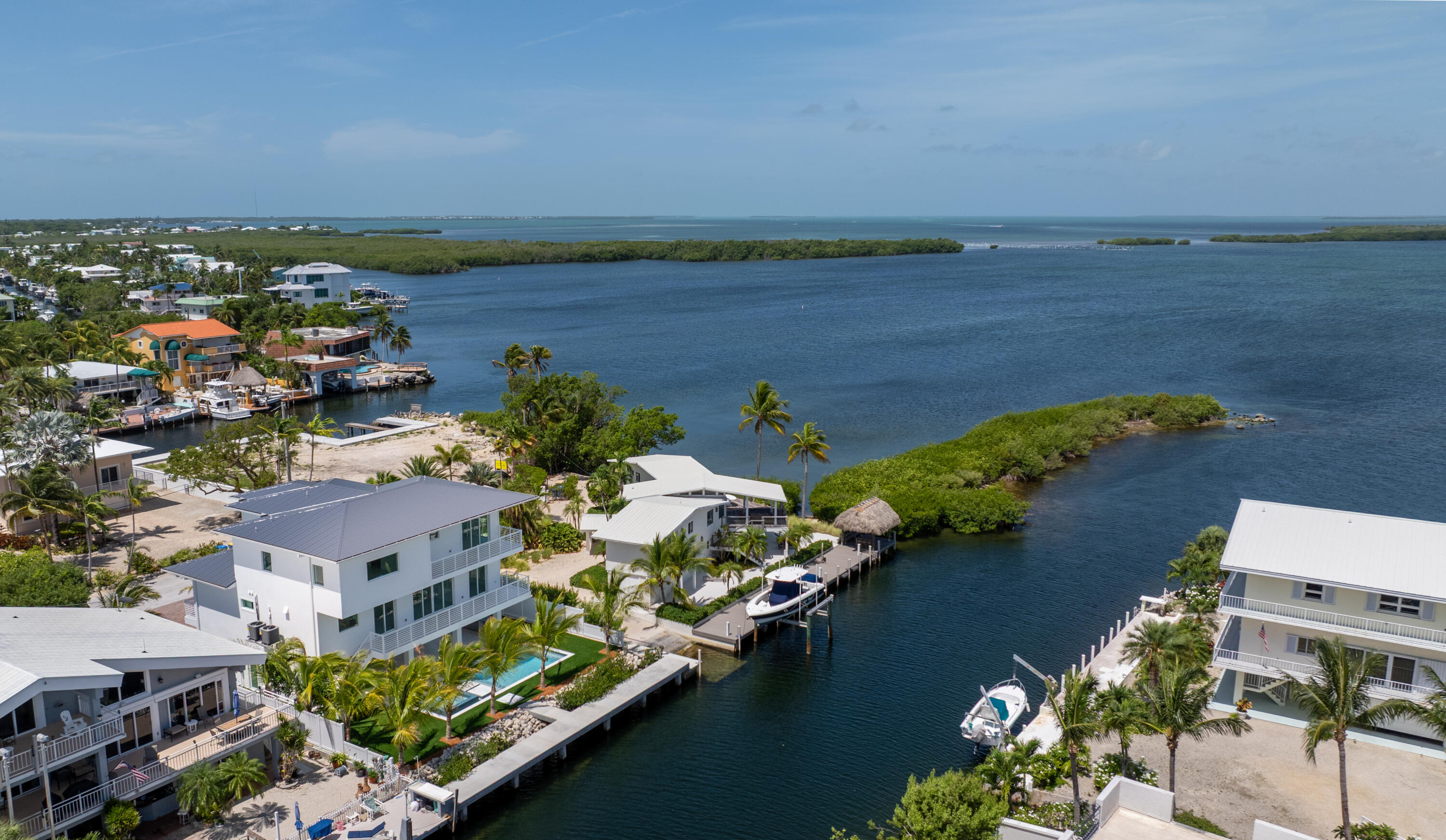 206 Plantation Avenue Tavernier, FL 33070 - Photo 70 of 81 Bay Toilet Seat Cut