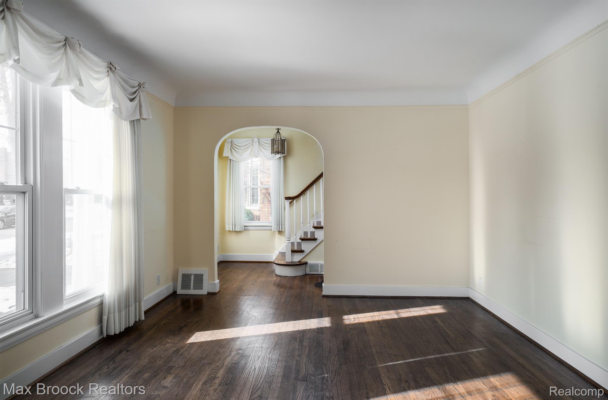 9 Fairwood Boulevard Pleasant Ridge, MI 48069 - Photo 7 of 31 Gallery Image 7