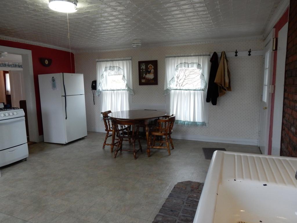 100 Dry Pond Road Glover, VT 05839 - Photo 3 of 28