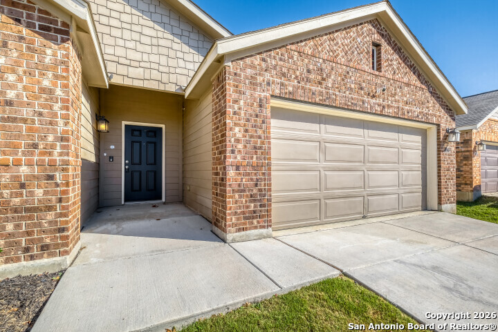 10583 Penelope Way Converse, TX 78109 - Photo 3 of 26 a view of front door