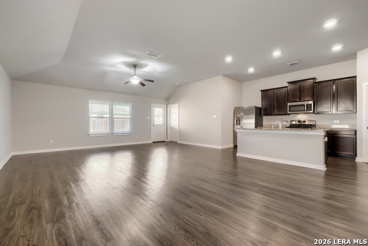 10583 Penelope Way Converse, TX 78109 - Photo 9 of 27