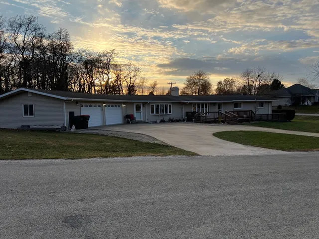$269,500 | 143 Choctaw Trail, Loda, IL 60948