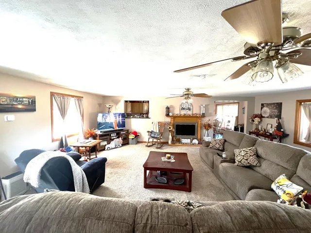 $269,500 | 143 Choctaw Trail, Loda, IL 60948