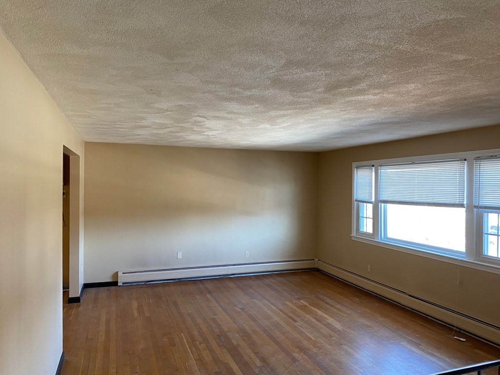 24 Juniper Drive Saugus, MA 01906 - Photo 3 of 13