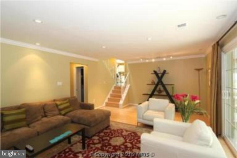 1500 Laurel Hill Road Vienna, VA 22182 - Photo 11 of 25 Family Room