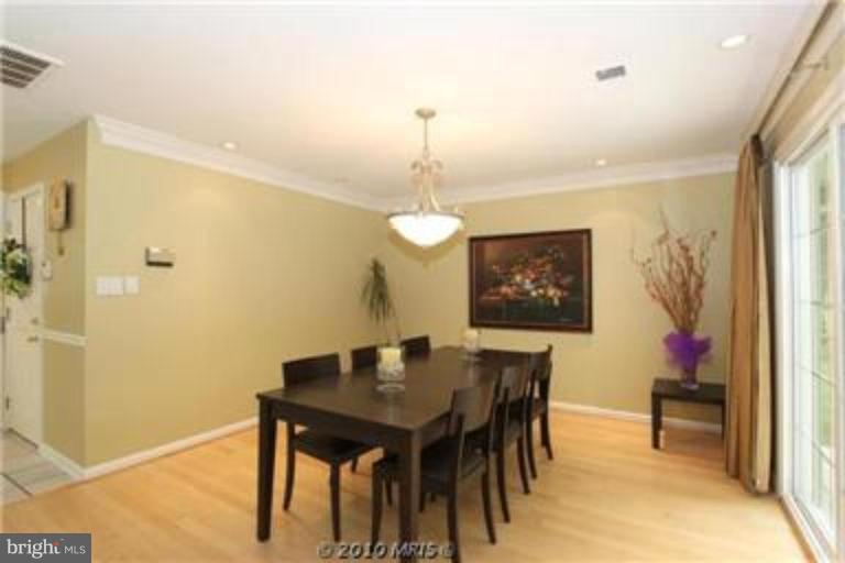 1500 Laurel Hill Road Vienna, VA 22182 - Photo 3 of 25 Dining Area
