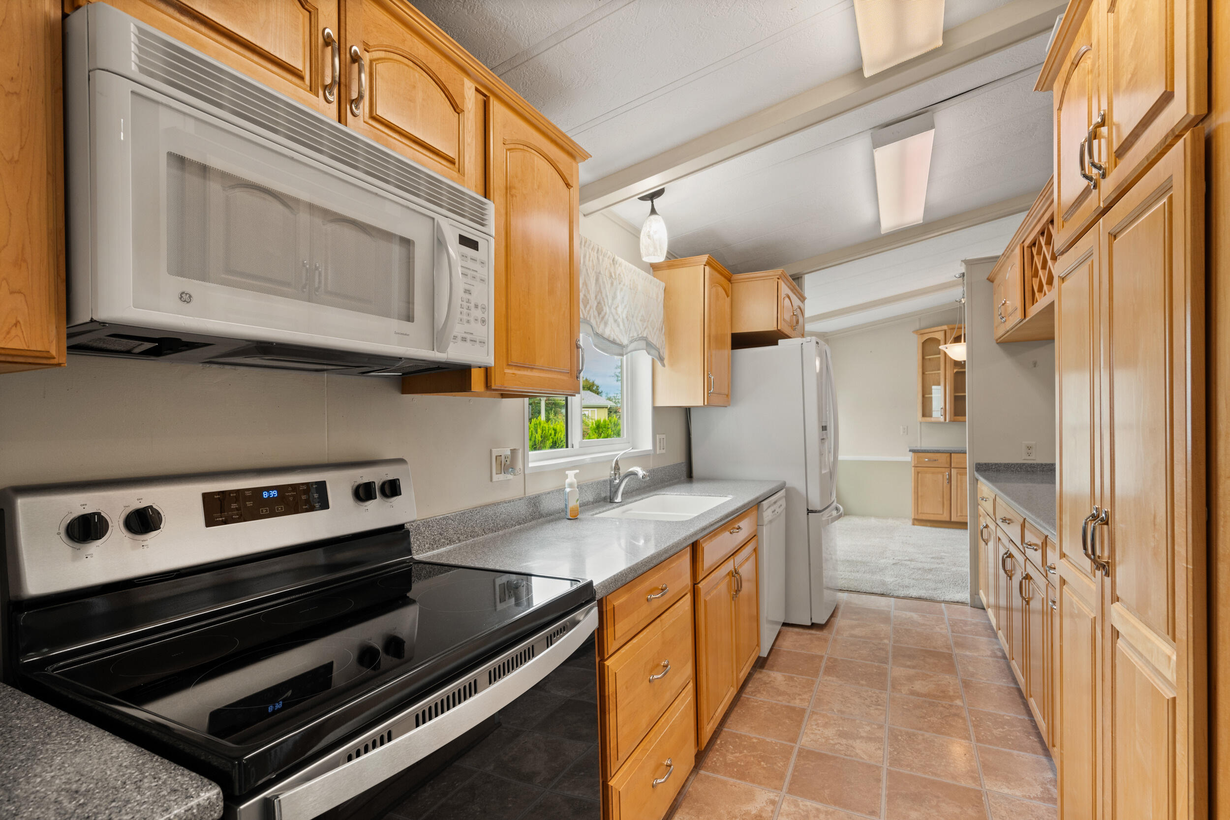 555 Freeman Road, Unit 136 Central Point, OR 97502 - Photo 10 of 40 555 freeman rd, central point-17