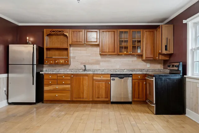 $575,000 | 11 Turnpike Road, Grafton, NH 03240