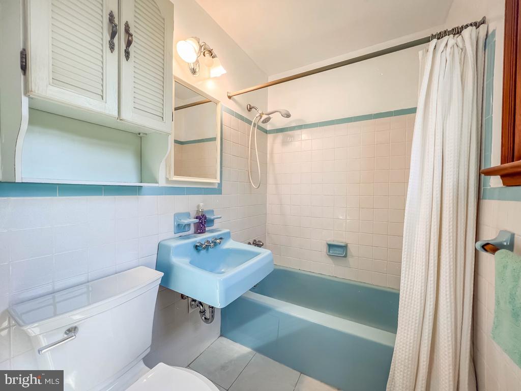 4643 Lerch Road Bensalem, PA 19020 - Photo 23 of 69 Master/Primary Bath