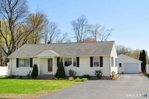 $319,900 | 234 South Elm Street, Windsor Locks, CT 06096