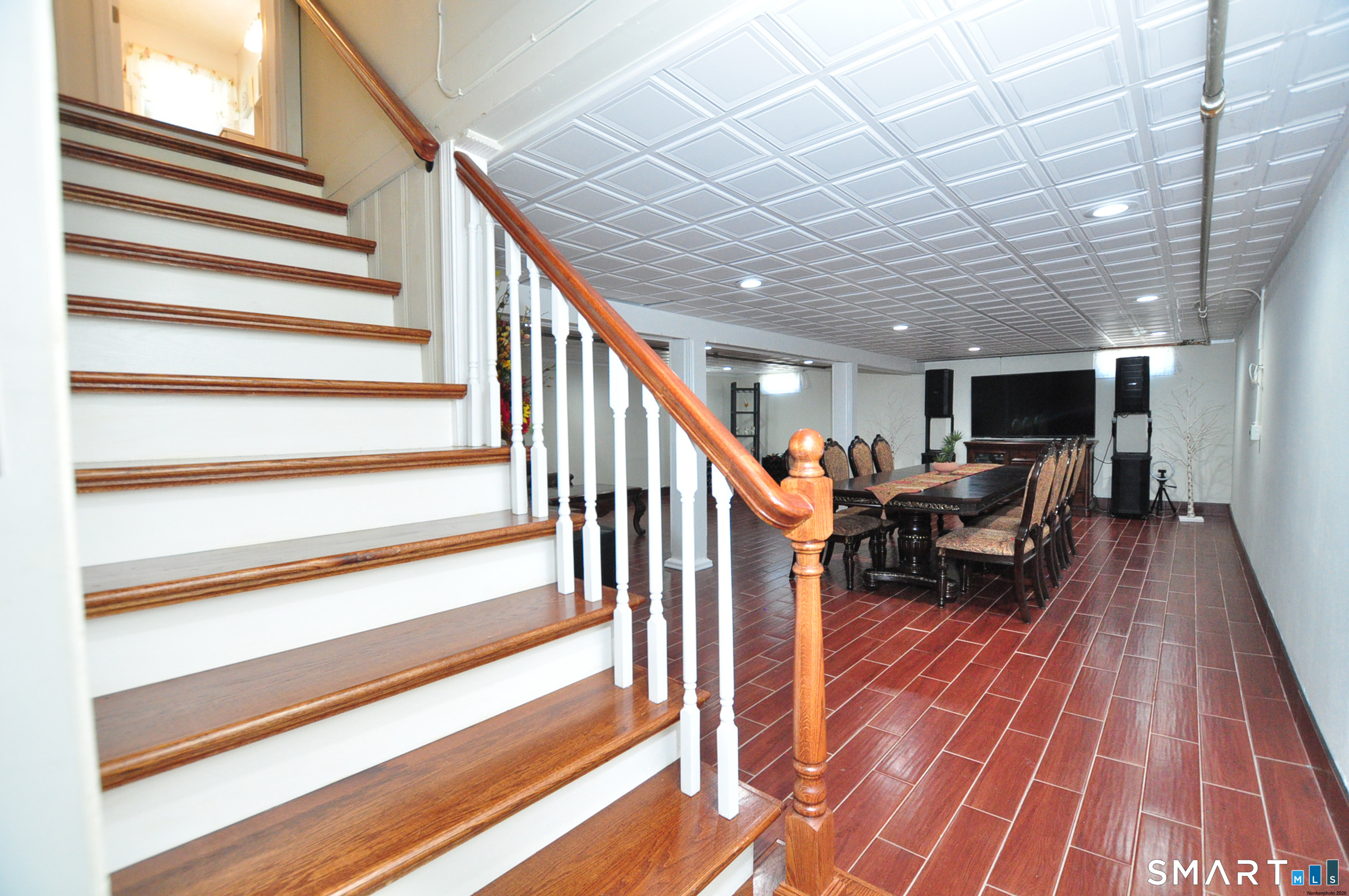 234 South Elm Street Windsor Locks, CT 06096 - Photo 22 of 33 a livingroom with furniture wooden floor and dining room