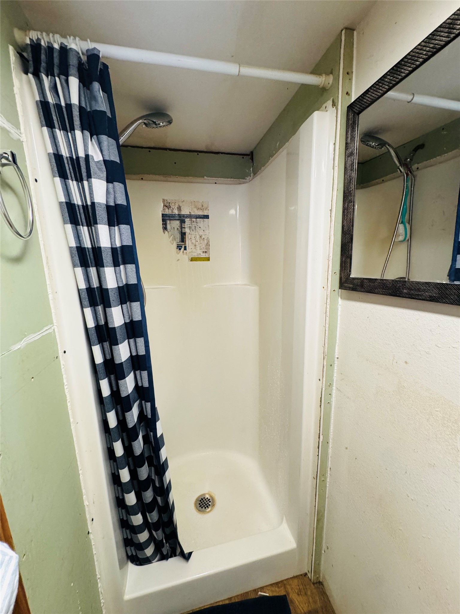 2071 Camp Seale Road Livingston, TX 77351 - Photo 16 of 28 a bathroom with a bathtub and shower