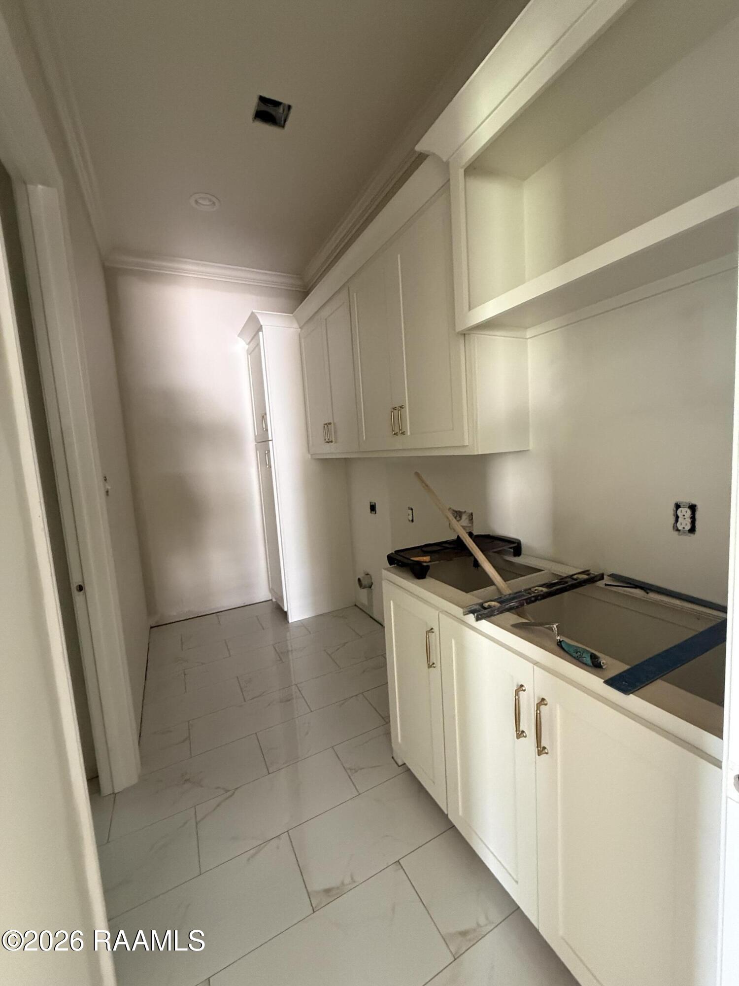 401 Croft Row Lafayette, LA 70503 - Photo 11 of 15 Laundry Room