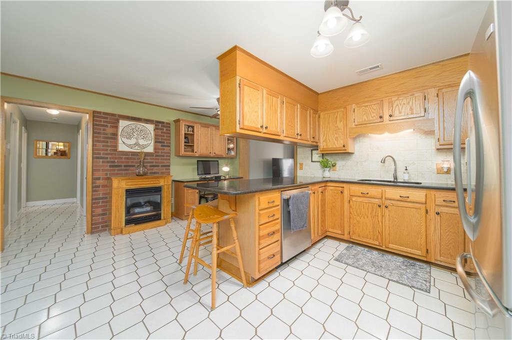 795 Morris Road Winston-Salem, NC 27101 - Photo 10 of 32 Gallery Image 10