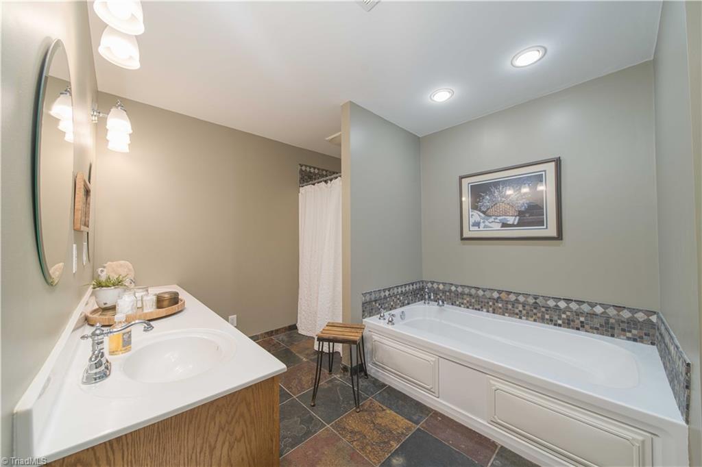 795 Morris Road Winston-Salem, NC 27101 - Photo 6 of 32 Gallery Image 6