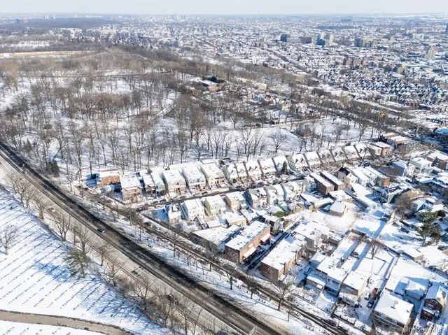 a picture of city view