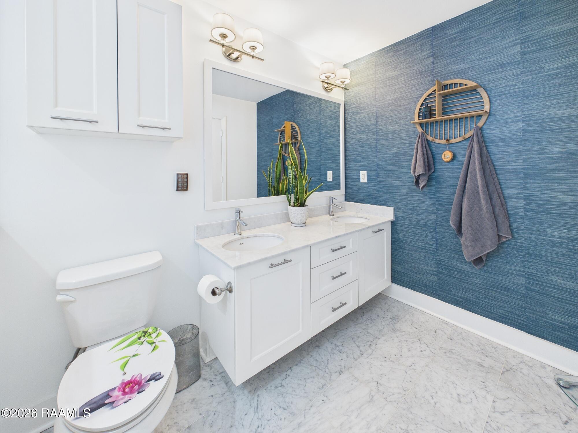 1201 South College Road, Unit 22 Lafayette, LA 70503 - Photo 23 of 41 Primary Bath
