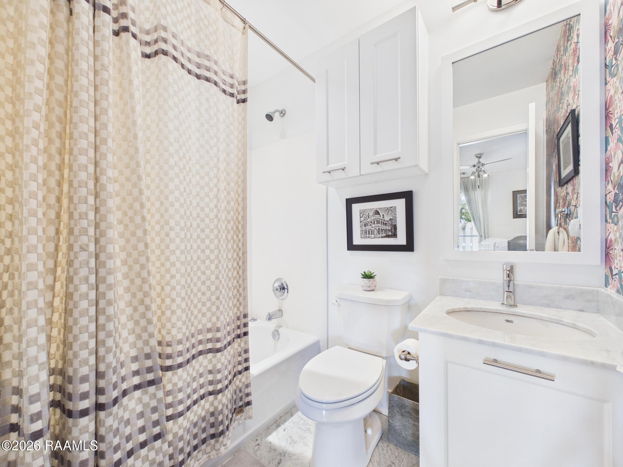 1201 South College Road, Unit 22 Lafayette, LA 70503 - Photo 33 of 41 Downstairs Full Bath