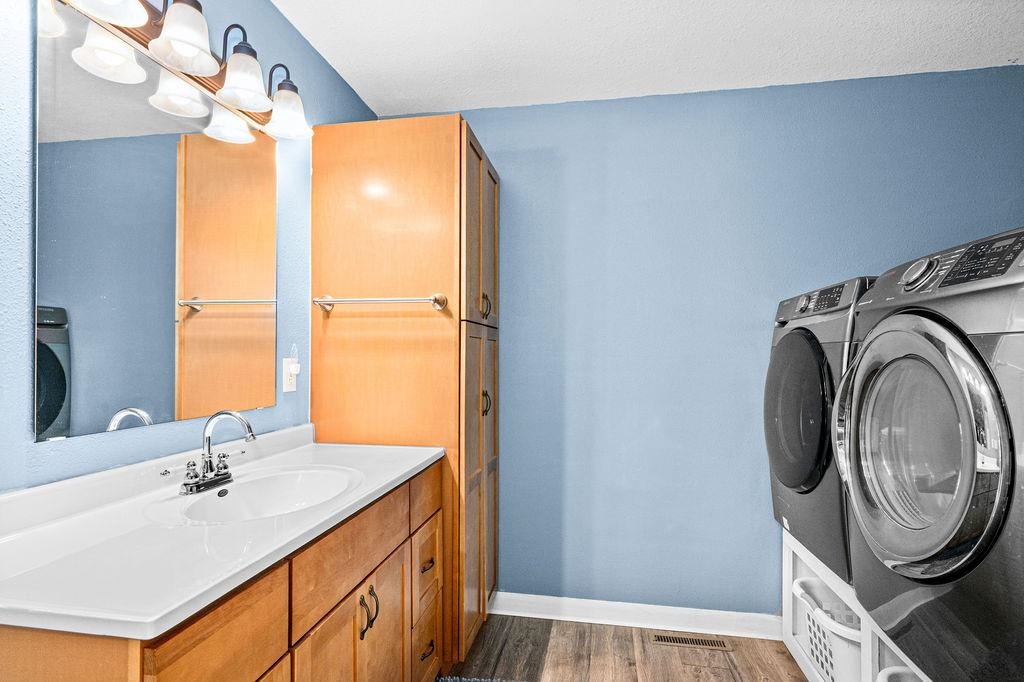 29 Hillside Road Esko, MN 55733 - Photo 13 of 34