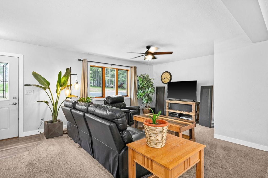 29 Hillside Road Esko, MN 55733 - Photo 3 of 34