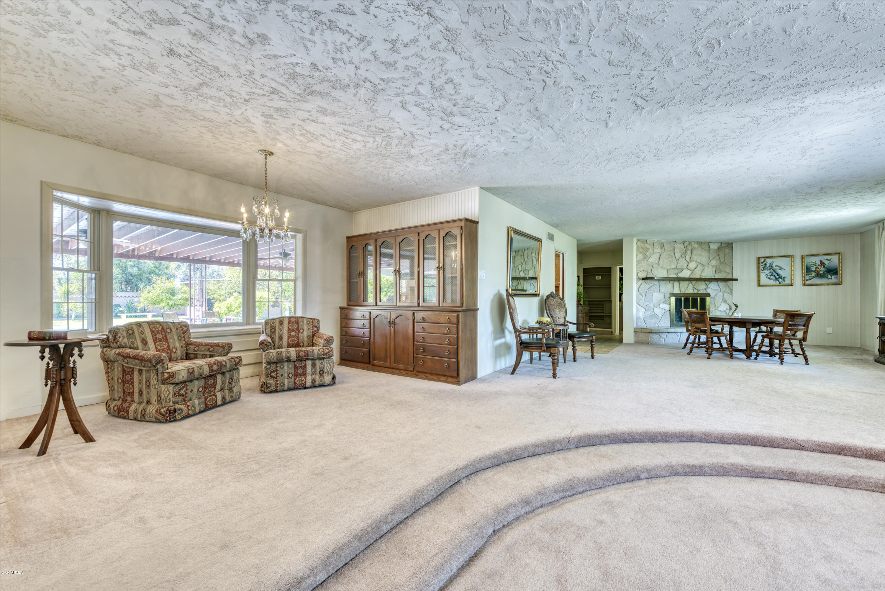 215 East Griswold Road Phoenix, AZ 85020 - Photo 8 of 31 Living ~ Dining Room