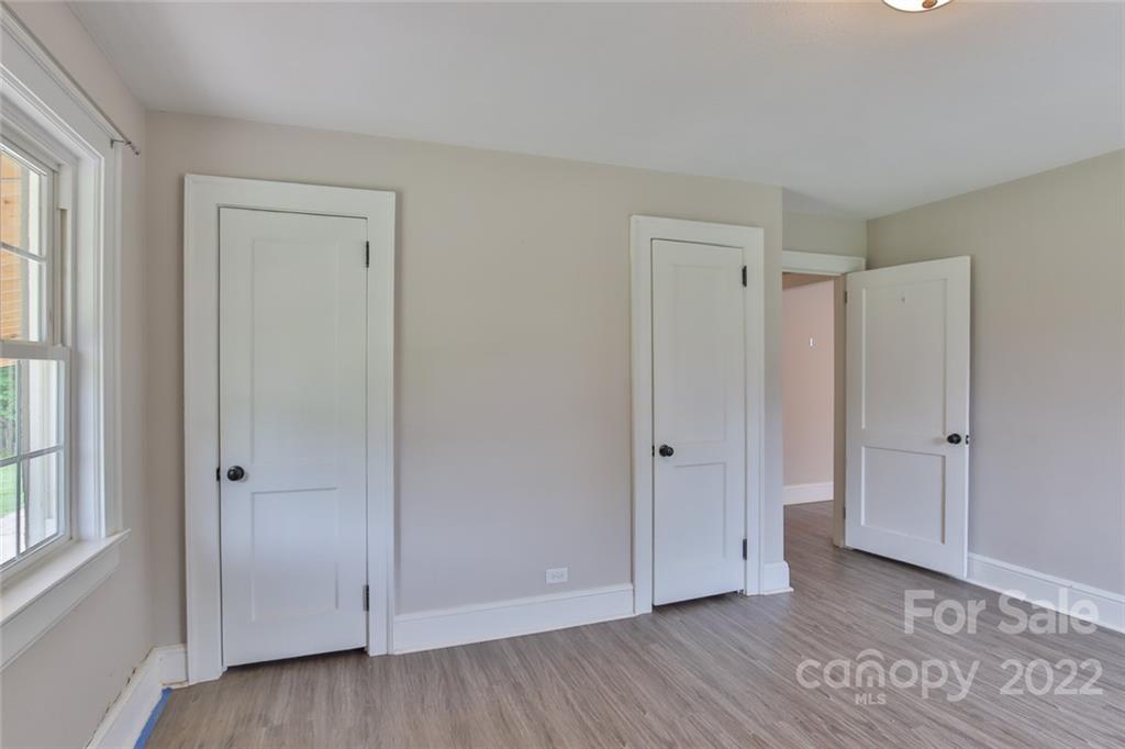 263 McCrary Place Lenoir, NC 28645 - Photo 11 of 40 a view of an empty room and window