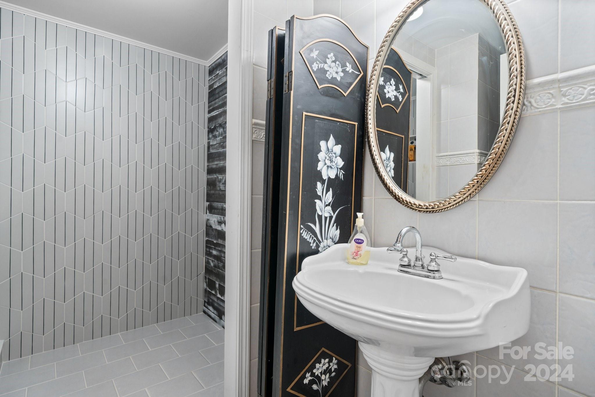 2461 Walt Arney Road Lenoir, NC 28645 - Photo 17 of 38 Gallery Image 17