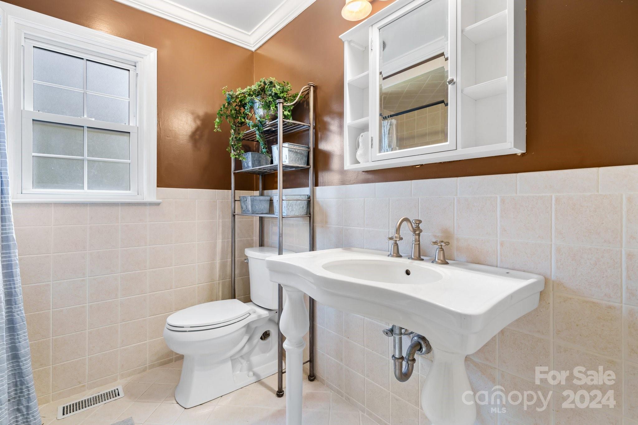 2461 Walt Arney Road Lenoir, NC 28645 - Photo 27 of 38 Gallery Image 27
