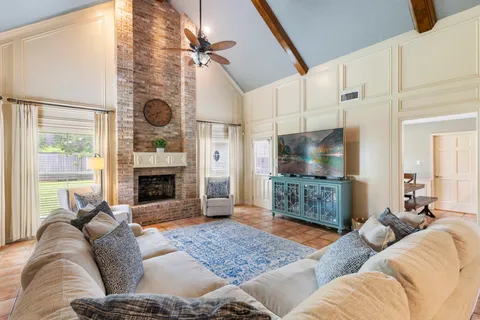 $348,000 | 15619 Pebble Bend Drive, Houston, TX 77068