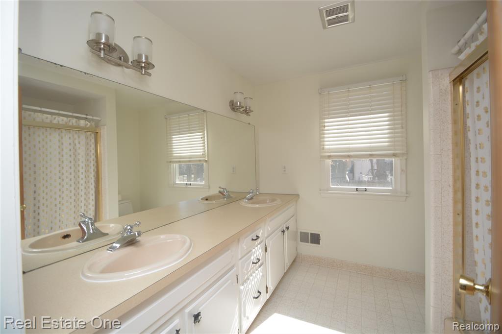 1811 Campus Court Rochester Hills, MI 48309 - Photo 32 of 33