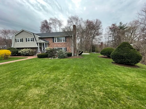 $6,000 | 2 Barrett Road, Lexington, MA 02421