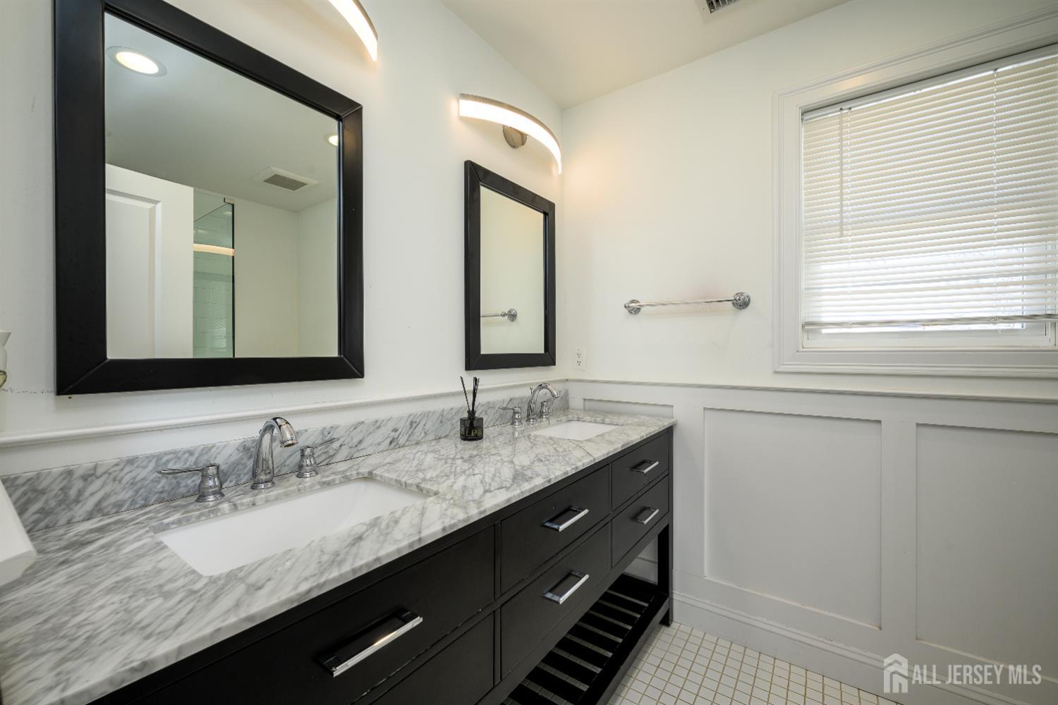 111 Remsen Avenue Avenel, NJ 07001 - Photo 29 of 55