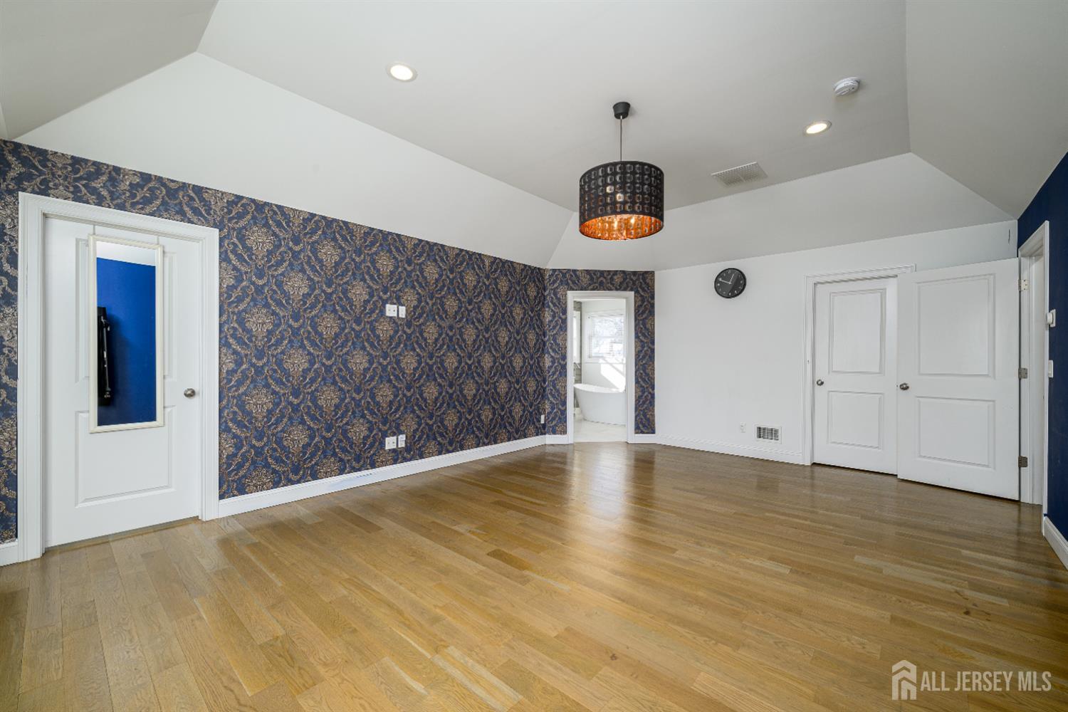 111 Remsen Avenue Avenel, NJ 07001 - Photo 34 of 55