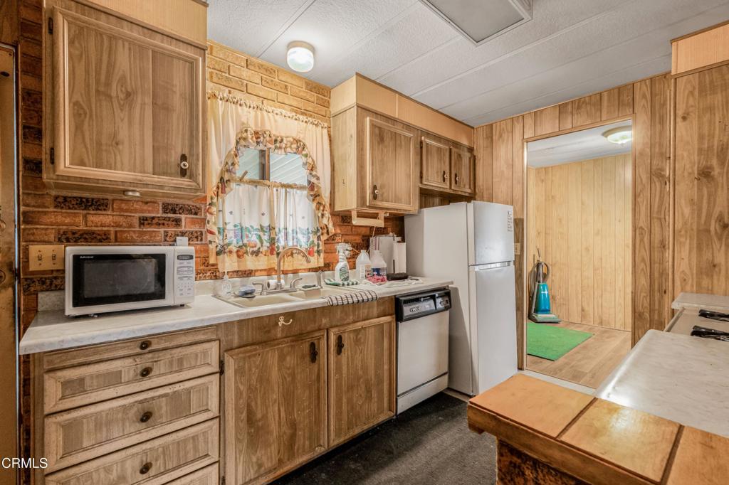 250 East Telegraph Road, Unit 1 Fillmore, CA 93015 - Photo 16 of 32 13