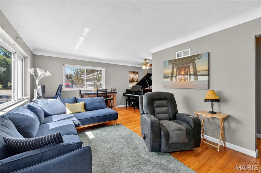 6511 Heege Road St. Louis, MO 63123 - Photo 4 of 34