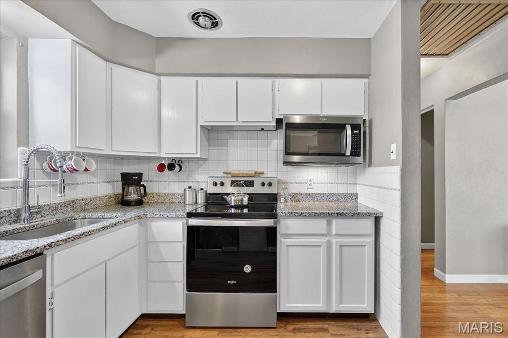 6511 Heege Road St. Louis, MO 63123 - Photo 9 of 34