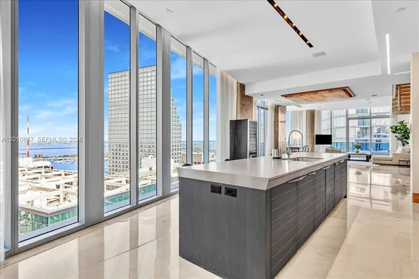 $29,000 | 200 Biscayne Blvd Way, Unit PH5401, Miami, FL 33131