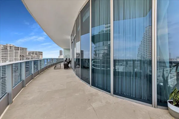 $29,000 | 200 Biscayne Blvd Way, Unit PH5401, Miami, FL 33131