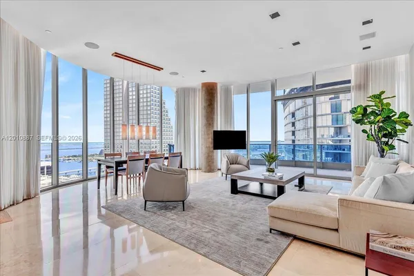$29,000 | 200 Biscayne Blvd Way, Unit PH5401, Miami, FL 33131