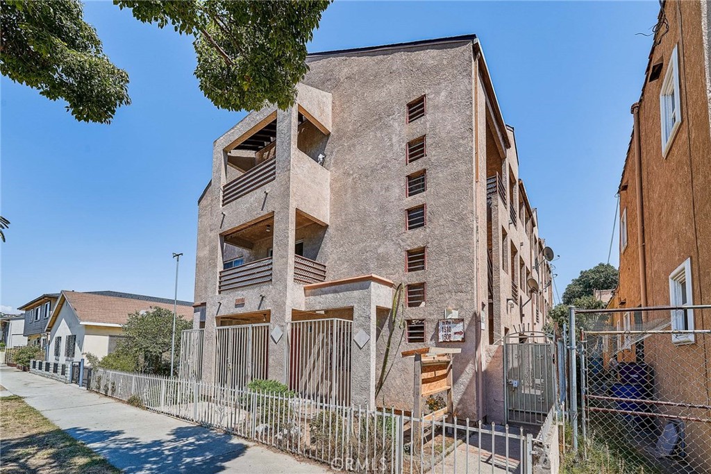 1512 Stanton Place Long Beach, CA 90804 - Photo 2 of 15