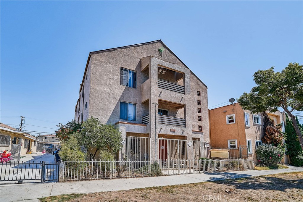 1512 Stanton Place Long Beach, CA 90804 - Photo 3 of 15