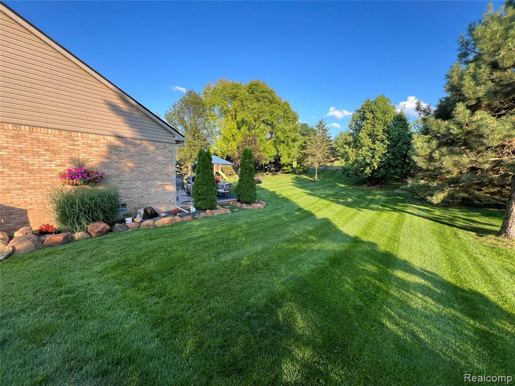 9095 Rotondo Drive Howell, MI 48855 - Photo 4 of 30