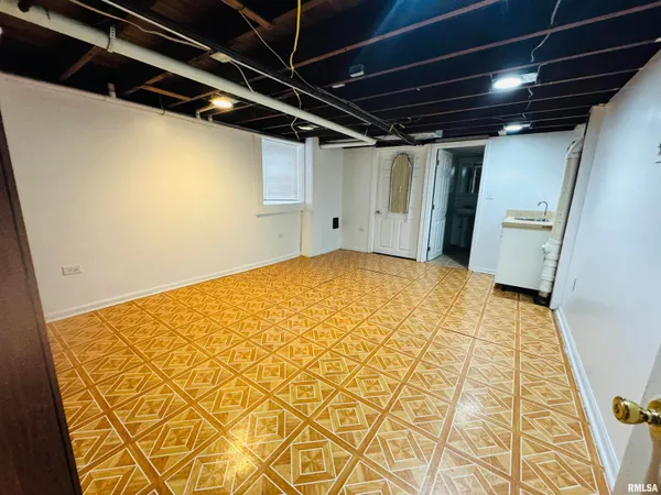 $85,900 | 713 West Calhoun Street, Macomb, IL 61455